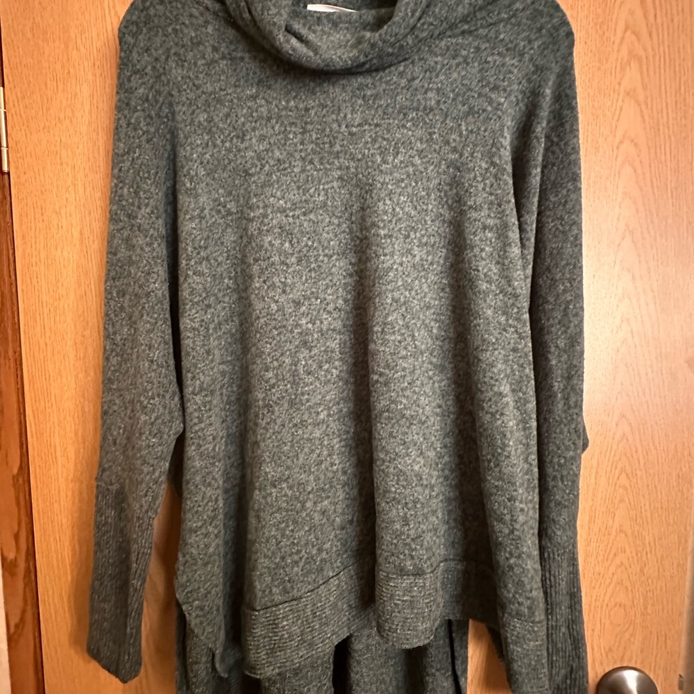 Cozy Hunter Green Women's Sweater